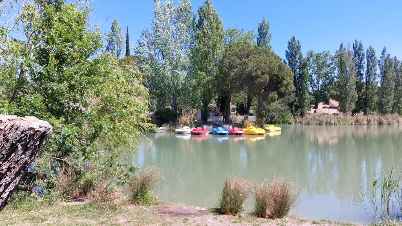 Aux Abords Du Lac Apartman Arles Kültér fotó