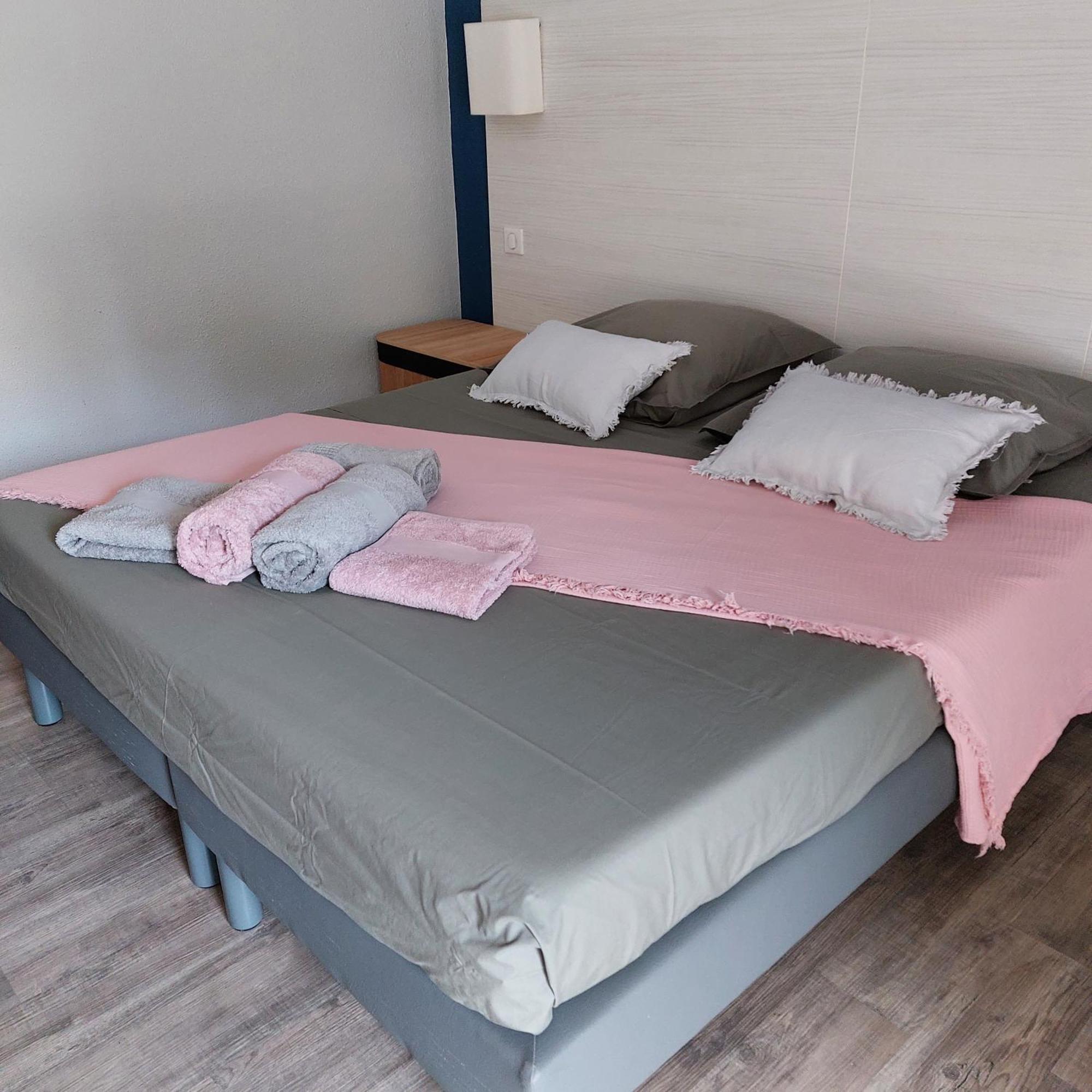 Aux Abords Du Lac Apartman Arles Kültér fotó